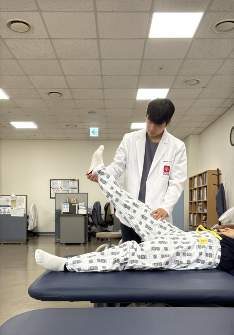 영남이공대학교 물리치료과를 졸업하고 칠곡경북대학교병원 재활치료실에서 중추신경계 전문 물리치료사로 활약 중인 이경민(25) 씨. 영남이공대 제공