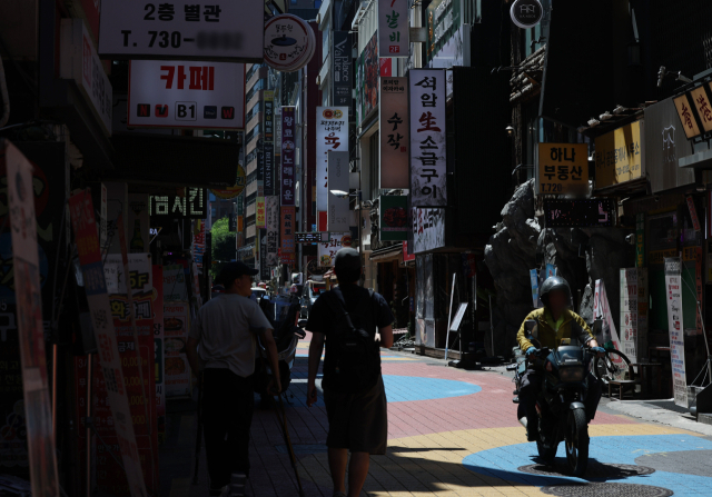 최저임금 인상에 고용보험 확대…자영업자 한숨만