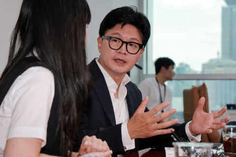 '부산 돌려차기' 피해자 만난 한동훈…