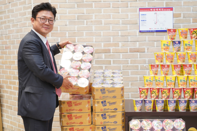 강명구 국민의힘 의원(구미시을)은 지난 13일 오뚜기라면㈜와 경상북도, 구미시 투자협약 체결식에 참석했다. 강명구 의원실 제공