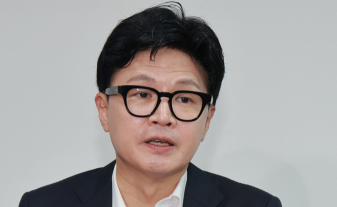  '한동훈 복당, 도움 안 된다' 57.2%…野 지지층 부정 우세