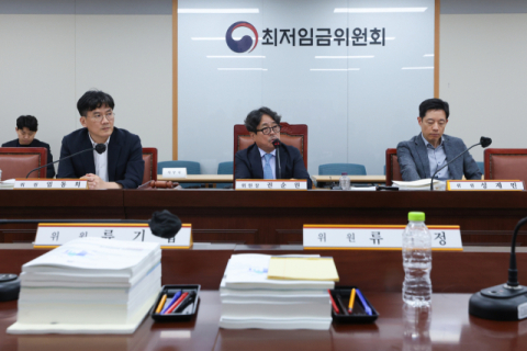 40년째 그대로인 최저임금 결정구조…'을들의 전쟁' 되풀이