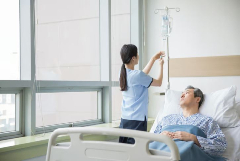 70대 男 환자 링거에 사람 대변 섞어 살해한 간호사…日 '발칵'