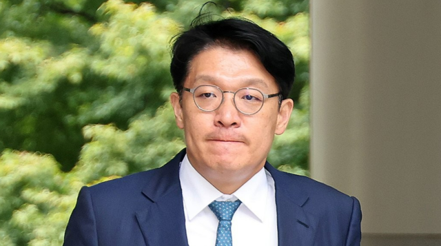 경찰, '李 테러 축소' 김상민 前검사 등 송치