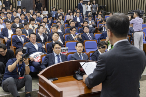 [속보] 국회, 2차 종합특검법 개정안 상정…국민의힘 필리버스터 돌입