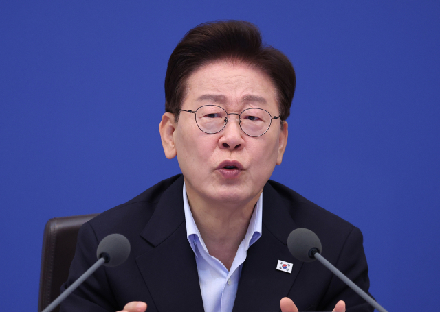 이재명 대통령이 21일 청와대에서 열린 국무회의에서 발언하고 있다. 연합뉴스