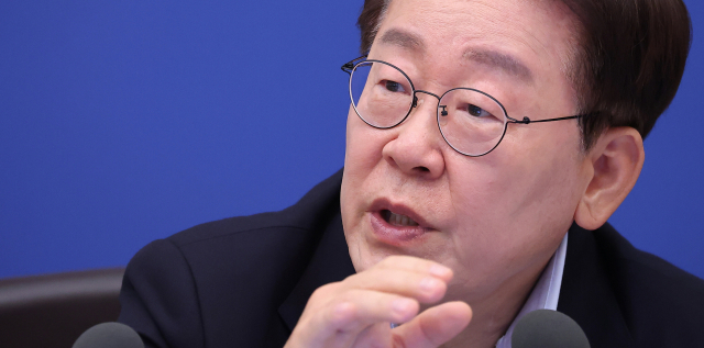 이재명 대통령이 21일 청와대에서 열린 국무회의에서 발언하고 있다. 연합뉴스