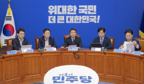 국민 여론도 이겨내고…與 '보완수사권 폐지' 강행