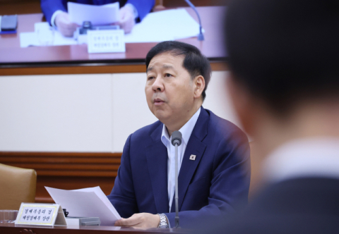 요소수 매점매석 금지 한 달 더 연장한다