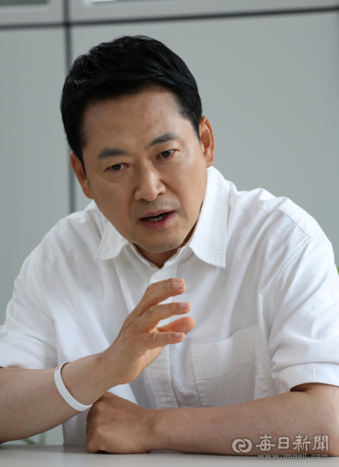 장동혁 국민의힘 대표가 25일 대구 매일신문사 회의실에서 인터뷰를 하고 있다. 김영진 기자 kyjmaeil@imaeil.com