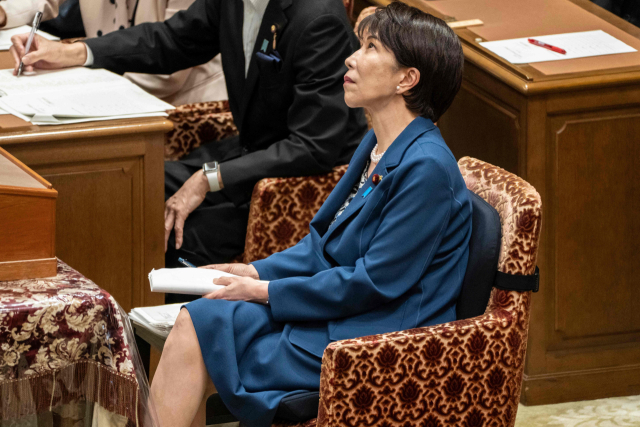 다카이치 지지율 급락…왕실전범 개정에 여론 악화