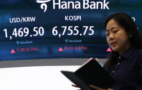 삼성전자 1.8% 하닉 3.2% 상승 마감에도 외국인 순매도 1·2위…