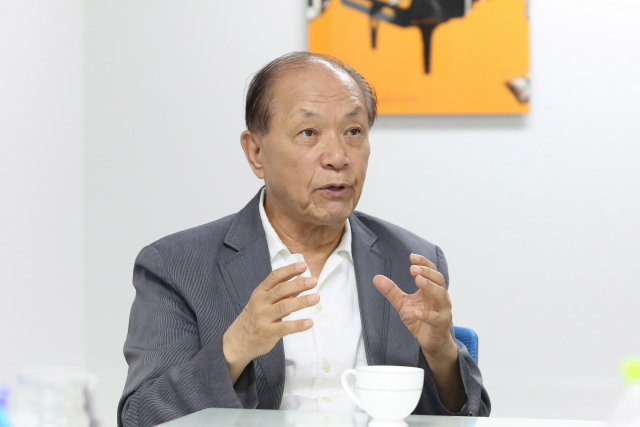 황우여 전 새누리당 대표가 27일 자신이 대표변호사로 있는 서울 서초구 소재 한 법무법인 사무실에서 매일신문과 인터뷰하고 있다. 이무성 객원기자