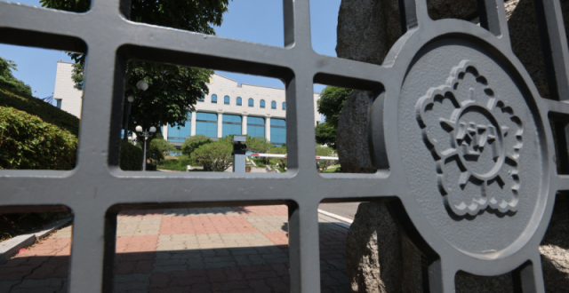 '투표지 부족' 선관위 직원 2명 첫 입건…직무유기 조사
