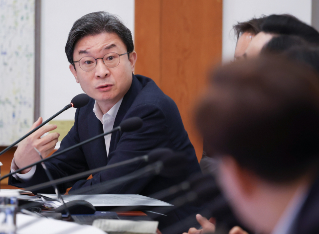 이억원 금융위원장이 21일 청와대에서 열린 이재명 대통령 주재 국무회의에서 발언하고 있다. 연합뉴스