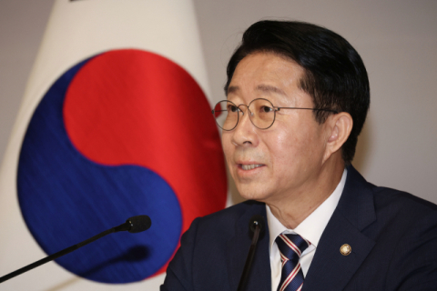 '대통령 연임 개헌' 가능성 열어둔 조정식…국힘 