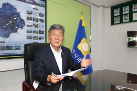 [의정외전]6선 관록 안창수 상주시의회 의장 