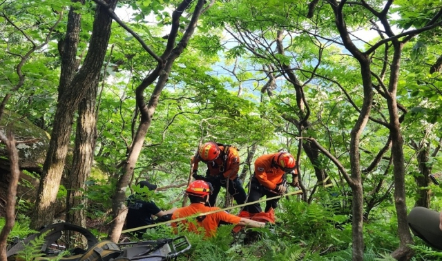 대구 팔공산 정상 부근에서 60대 남성 실족사
