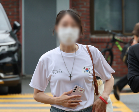 개표소 막고 2시간 버틴 '올다르크'…업무방해 혐의로 검찰행