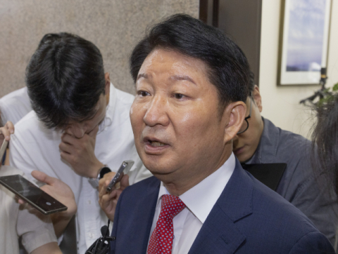 '멱살 논란' 권영진 