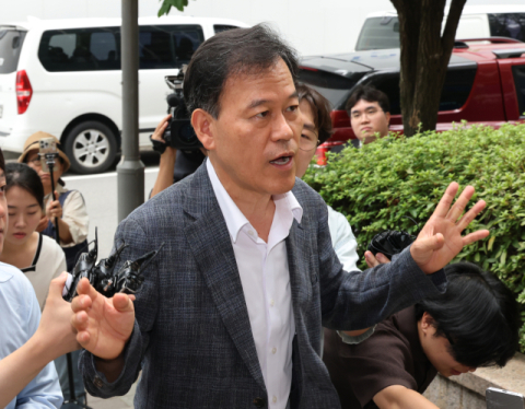 종합특검, '관저 이전 의혹' 윤한홍 의원 9시간 조사…