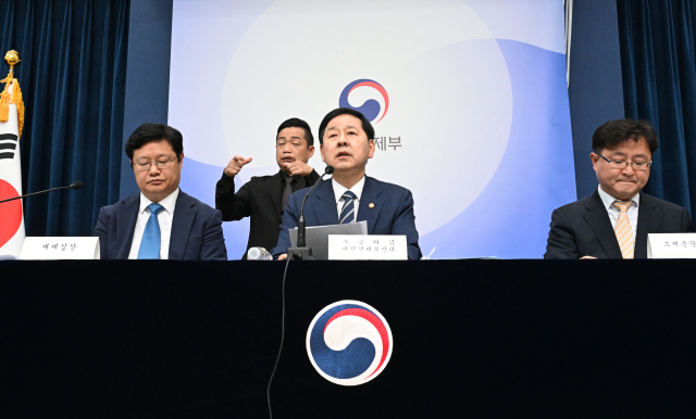 구윤철 부총리 겸 재정경제부 장관이 지난달 30일 세종시 정부세종청사 중앙동 브리핑룸에서 열린 