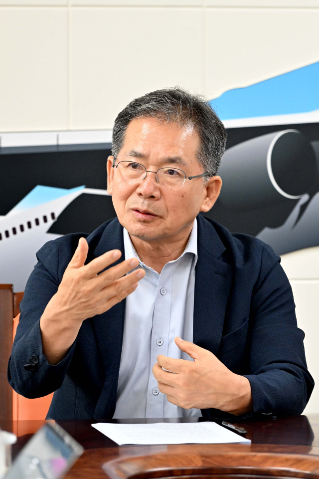 김진열 군위군수는 지지부진한 대구경북 민군 통합공항 건설 사업에 대해