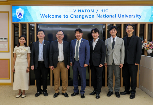 베트남 원자력연구소(VINATOMM) 판 비엣 끄엉 부소장을 비롯한 대표단이 국립창원대를 방문해 베트남 원자력 산업 발전과 소형모듈원자로(SMR) 분야 협력 방안을 논의했다. 국립창원대 제공