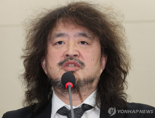 집권여당 외곽부대의 야전 사령관 김어준 방송인. 232만 구독자 유튜버. 연합뉴스