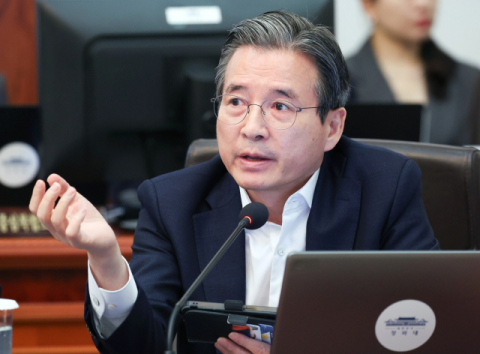 김용범 정책실장 형사고발…