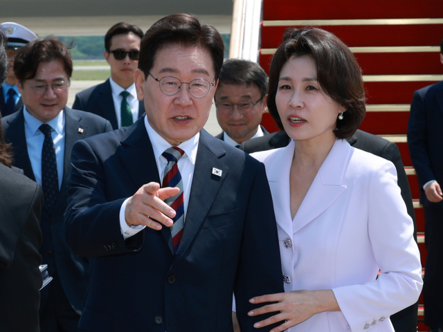 순방 마친 李대통령…귀국하자마자 증시·부동산 '시험대'