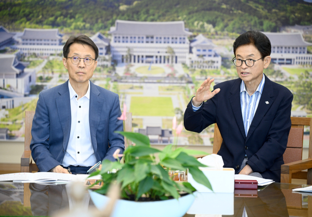 김진오 저출산고령사회위원회 부위원장 경북도청 방문. 경북도 제공.