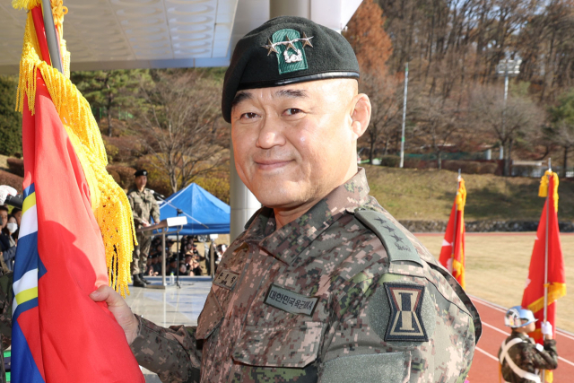 국방부가 최근 최전방 실탄 미장착, 미군 무인기 오인 소동 등 논란과 관련, 한기성 육군 1군단장(중장)을 3일부로 직무배제 조치했다고 밝혔다. 연합뉴스