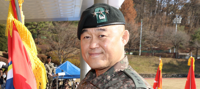 '빈 총' 들고 경계근무…1군단장 직무 배제