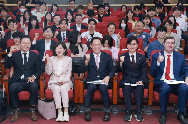 국민의힘 김태규 의원(앞줄 가운데)이 3일 국회 의원회관에서 연 정책 세미나 