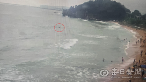 동해해경, CCTV 모니터링으로 이안류 표류자 극적 구조