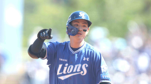 삼성 라이온즈의 구자욱과 김지찬, 7월 MVP 후보 선정