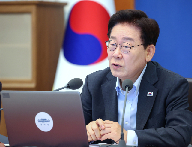 이재명 대통령이 4일 청와대에서 열린 국무회의에서 발언하고 있다. 연합뉴스