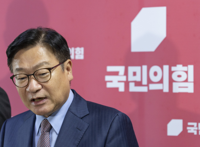 레버리지 도입 질타…정점식 