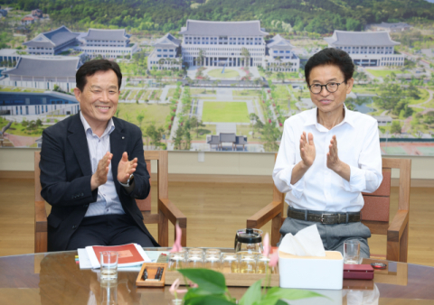 경북 의성 미래사업 16건 지원 요청… 최유철 의성군수, 이철우 지사와 협력 논의