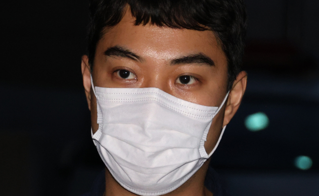 '아동 성매매 혐의' 최영중 구속 송치…피해자 더 있었다