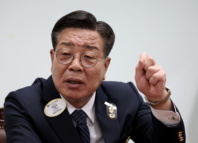 서홍준 국제라이온스협회 대구지부 총재가 6일 매일신문사에서 인터뷰를 하고 있다. 김영진 기자 kyjmaeil@imaeil.com