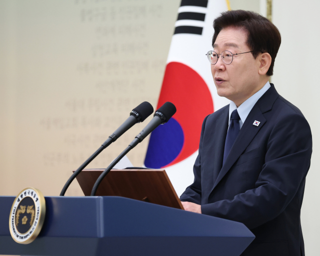 이재명 대통령이 7일 청와대 영빈관에서 열린 진실화해위 3기 출범 계기 국가폭력 피해자 위로 오찬에서 인사말을 하고 있다. 연합뉴스