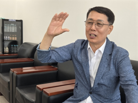위기의 구미, 해법은 '현장'에…윤상훈 40년 실전 리더십 재조명