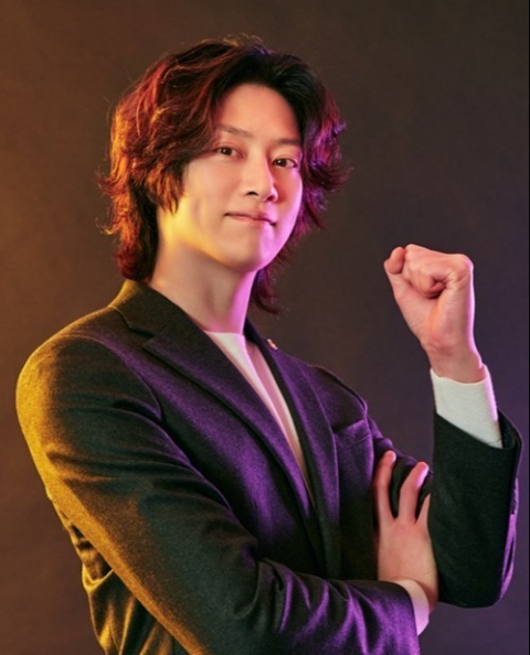 거꾸로 된 태극기에 