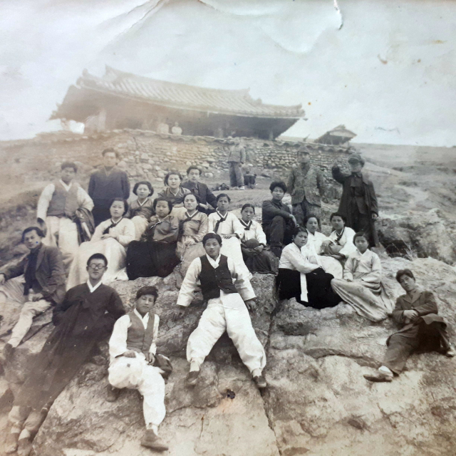 무이리 창암정을 배경으로 1920년대 주민들의 생활상과 당시 시대상을 담은 