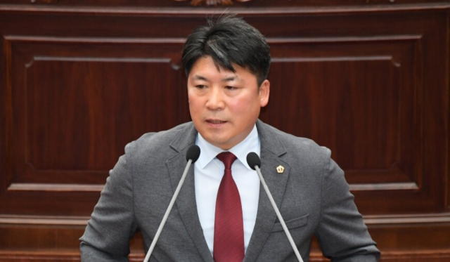 박동철 도의원.