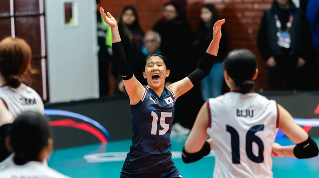 U-17 여자배구, 세계선수권 알제리 완파 '16강 진출'
