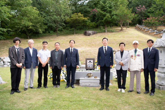경북 구미시는 지난 12일 왕산 허위 선생 묘소에서 
