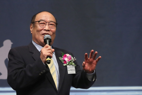 '韓 유일의 4할타자' 백인천, 맥박 살아났지만 위독…뇌경색 악화